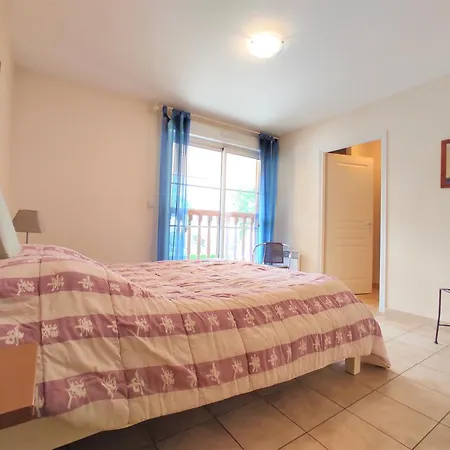 Familial Au Centre Du Village - Campanule Apartment