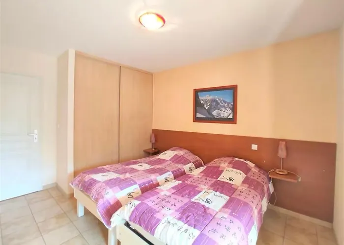 Familial Au Centre Du Village - Campanule 생라리술랑