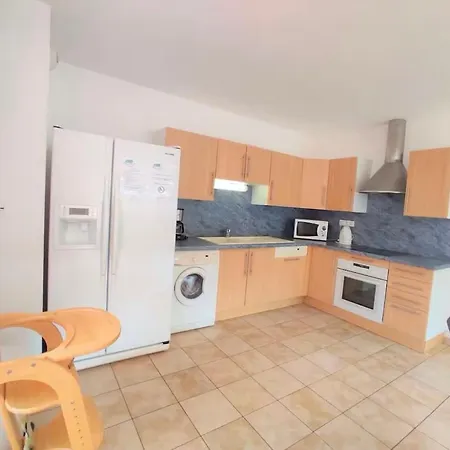 Familial Au Centre Du Village - Campanule